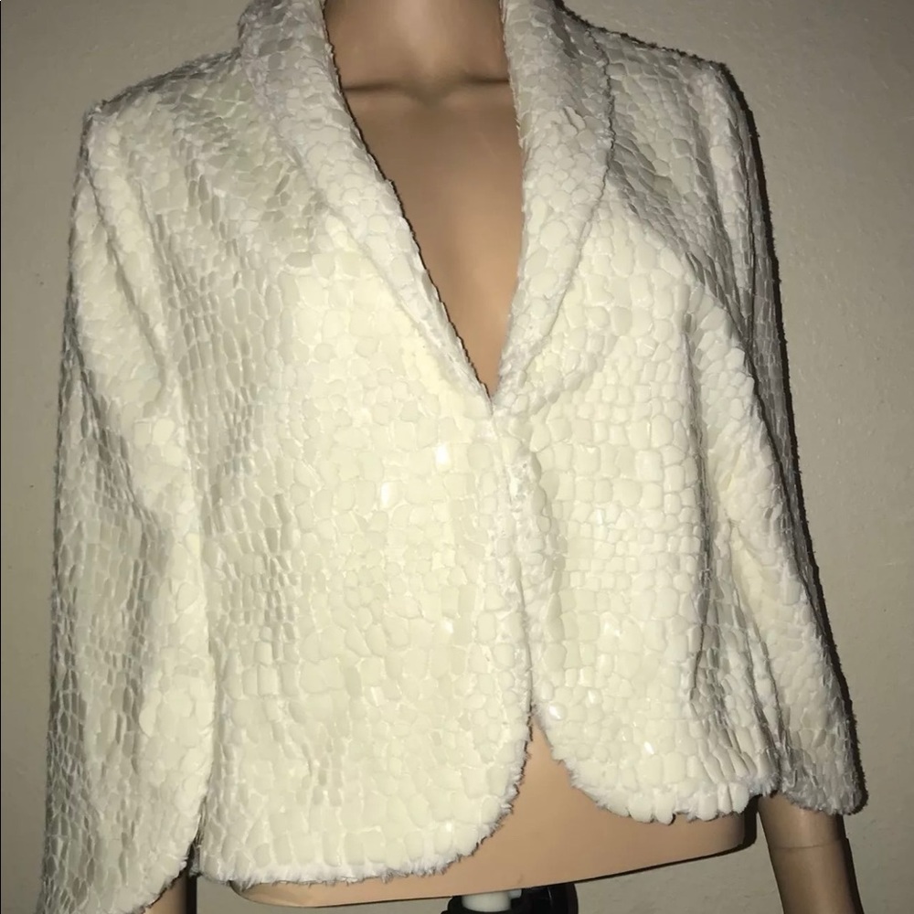 White Alberto Makali N.Y. Wrap Style Coat Sz Sm